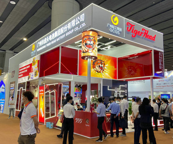 Стенд Tiger Head Battery на 133-й Кантонской ярмарке привлекает толпы